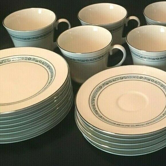 SALE 22 Pc Vintage Pickard China Service Set in Candlelight - Picture 3 of 12